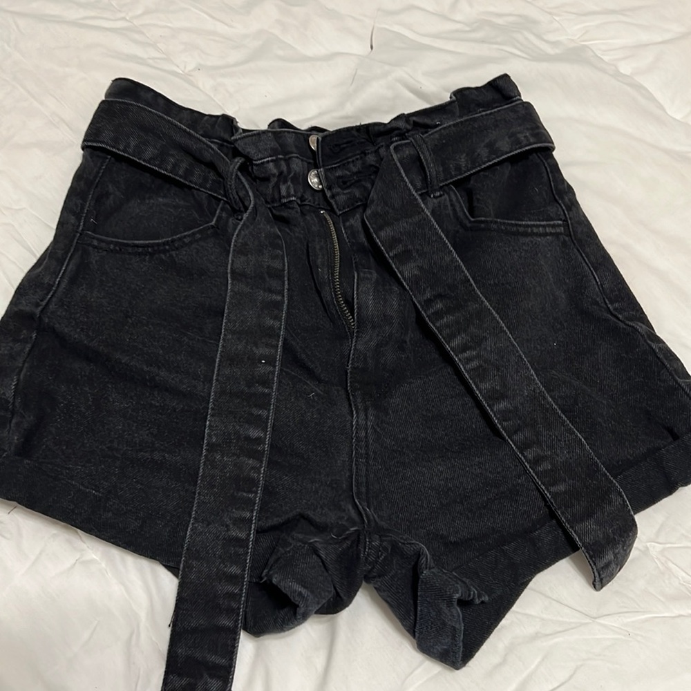 belted black jean shorts